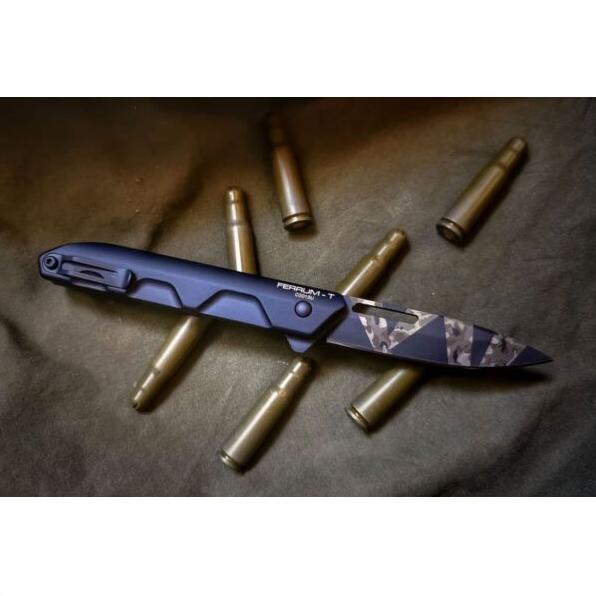 Extrema Ratio Ferrum E Black Warfare zsebkés