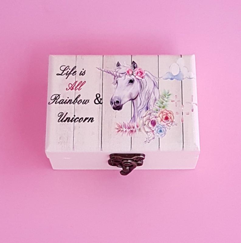 egyszarvús ékszerdoboz