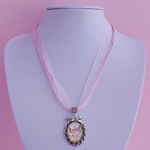 rózsaszín organza nyaklánc 18 x 25 mm-es medállal