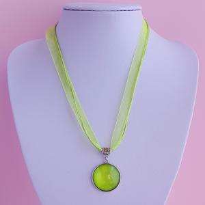 zöld organza nyaklánc 25mm-es medállal