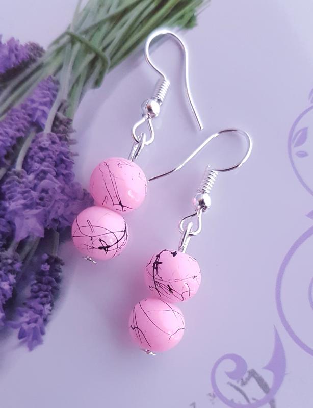 márvány mintás, rózsaszín gyöngy fülbevaló