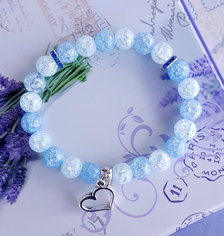 mesterséges, roppantott hegyikristály karkötő szív medállal