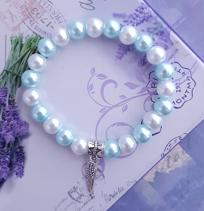 tekla gyöngy karkötő angyalszárny medállal