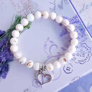 kagylóhéj gyöngy karkötő szív medállal