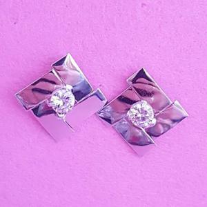 kristálykővel díszített fülbevaló