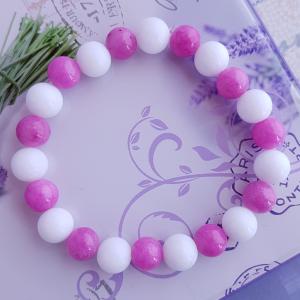 magenta és fehér jade karkötő