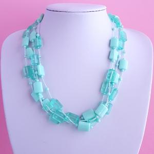 műanyag elemekkel díszített nyaklánc /zöld/