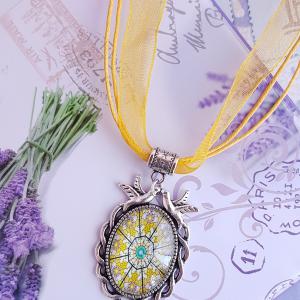 sárga organza nyaklánc 18 x 25mm-es medállal