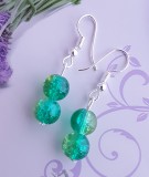 zöld-sárga roppantott üveggyöngy fülbevaló