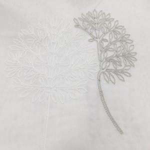 Hímzett törtfehér sable kész függöny Irtis gránit 65x110cm bújtatós