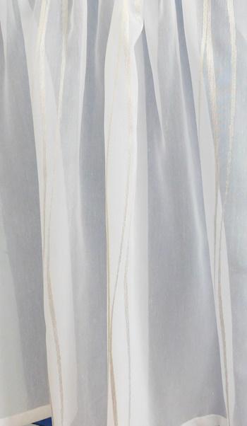 Fehér batiszt kész függöny bézs mintával Szabina 100x120cm