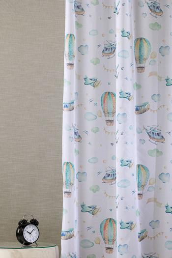 Fehér fényáteresztő gyerek kész függöny repülő léghajó 180x240cm