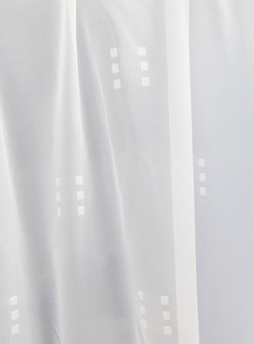 Fehér voila kész függöny kis négyzetes mintával 130x140cm