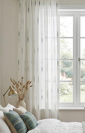 Fehér zöld kék türkisz mintás sable kész függöny 175x150cm