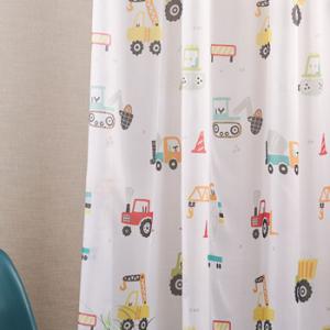 Autós fehér voila kész függöny markoló, traktor 250x150cm