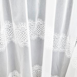 Fehér sable függöny dekoratív hímzett bordűrrel 200x350cm