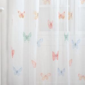 Fehér voila fényáteresztő gyerek kész függöny 120x110cm szines lepkés