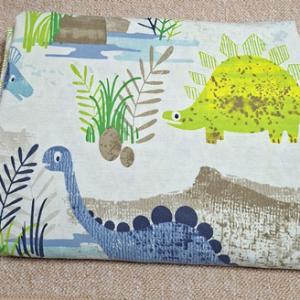 Kispárnahuzat cipzáros gyerekmintás dínós 30x40cm