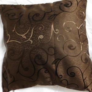 Sötétbarna szatén díszpárna huzat 40x40cm