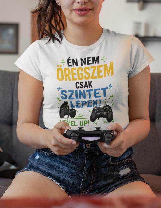 Én nem öregszem - Gamer szülinapi mintás póló