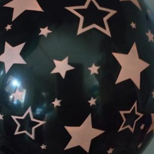 Fekete gumilufi neon színű csillagokkal