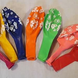 Mezei virágos gumi lufi több szinben