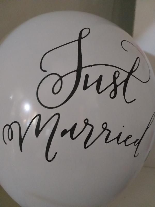 Fehér esküvői gumilufi 1