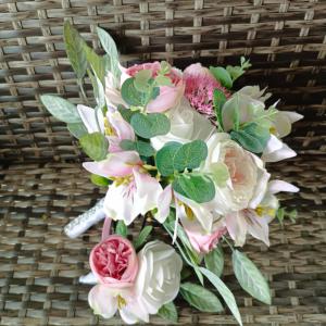 Menyasszonyi csokor, vegyes virágból