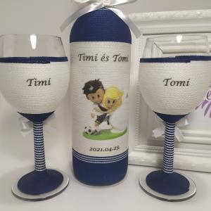 Szülőköszöntő borosüveg és borospohár, focis