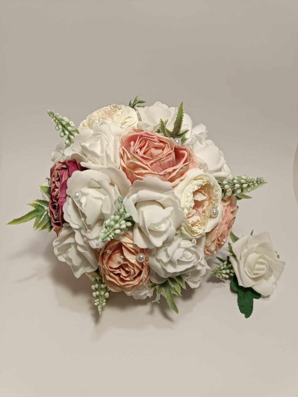 Menyasszonyi csokor rózsából, fehér, rózsaszín, mályva