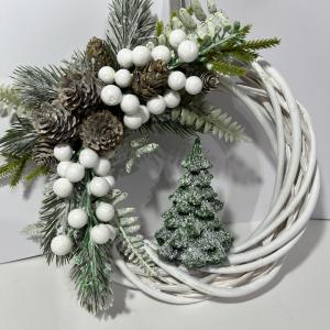 Karácsonyi, téli kopogtató, havas fenyőfa