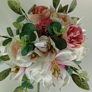 Menyasszonyi csokor, vegyes virágból