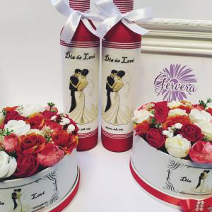 Piros szülőköszöntő garnitúra