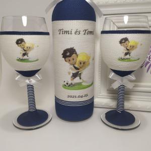 Szülőköszöntő borosüveg és borospohár, focis