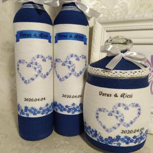 Szülőköszöntő pálinkásüveg és tároló, kék szívvel