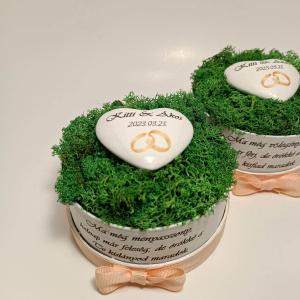 Szülőköszöntő zuzmó (moha), édesanyának, szívesen