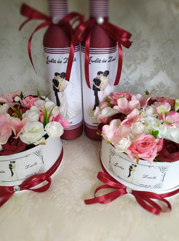 Zsinórozott szett esküvőre, szülőknek, bordó