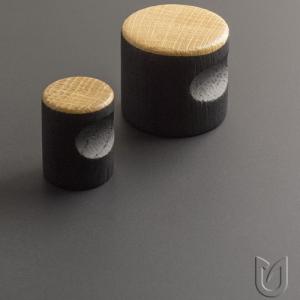 TULIP Gomb Hole 25mm tölgy lakk/fekete