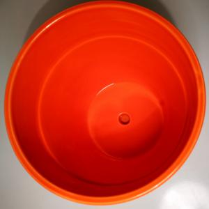 Kerámia kaspó, írható perem - Narancs színű.