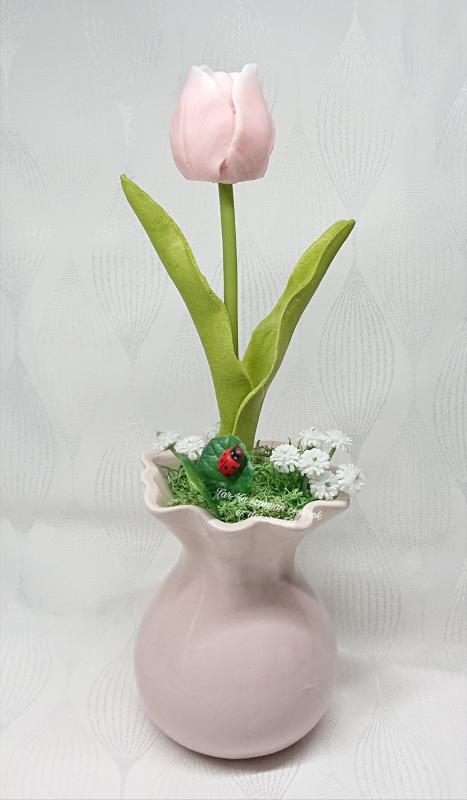 1 szál szappan tulipán vázában