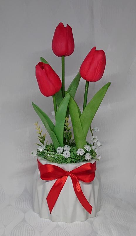 3 szál élethű tulipán csokor harangvirággal