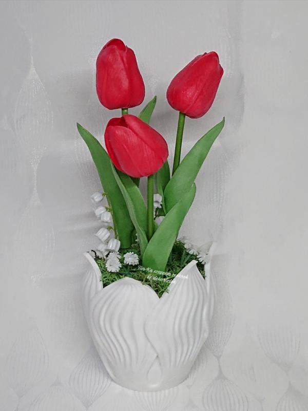 3 szál élethű tulipán csokor harangvirággal