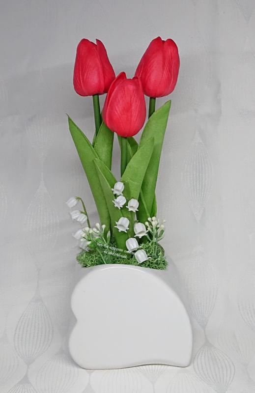 3 szálas élethű tulipán csokor szív kerámia kaspóban