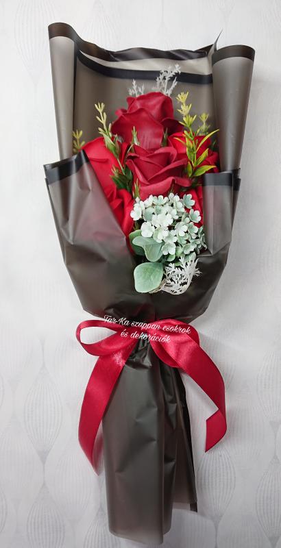 6 szálas szappanrózsa csokor díszdobozban