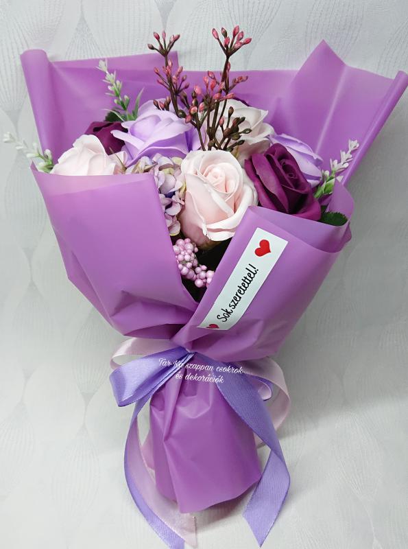 9 szálas szappanrózsa csokor átlátszó tasakban