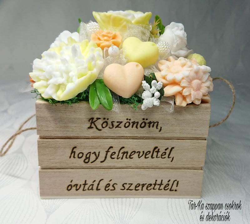 Anyák napi, szülőköszöntő egyedi illatos szappan box. Köszönöm, hogy.....