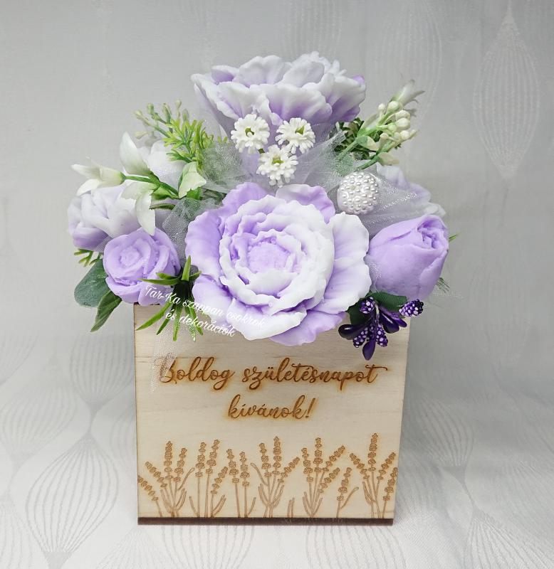 Boldog születésnapot kívánok! szappanvirág csokor