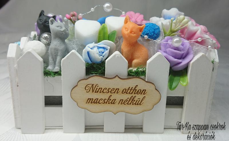 Cicás illatos virágoskert