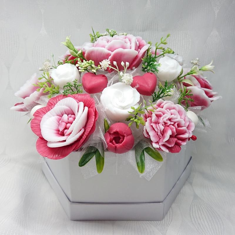 Extra nagy esküvői szülőköszöntő illatos szappanvirág box