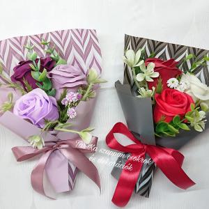 3 szálas szappanrózsa csokrok díszdobozban